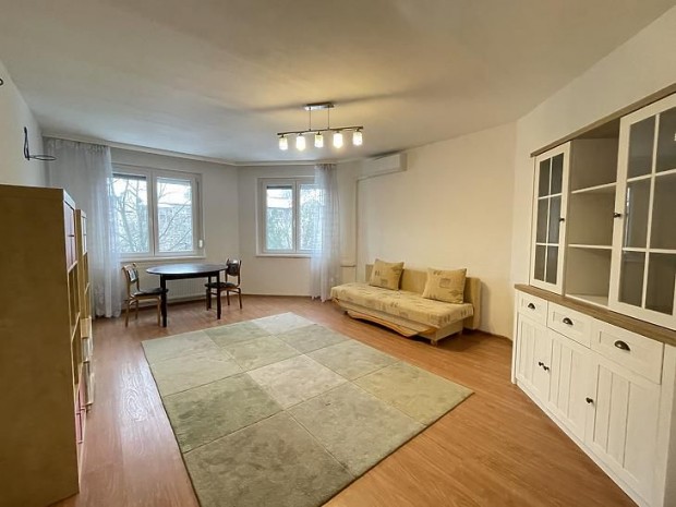 Elad� lak�s - Budapest IV. ker�let, K�poszt�smegyer