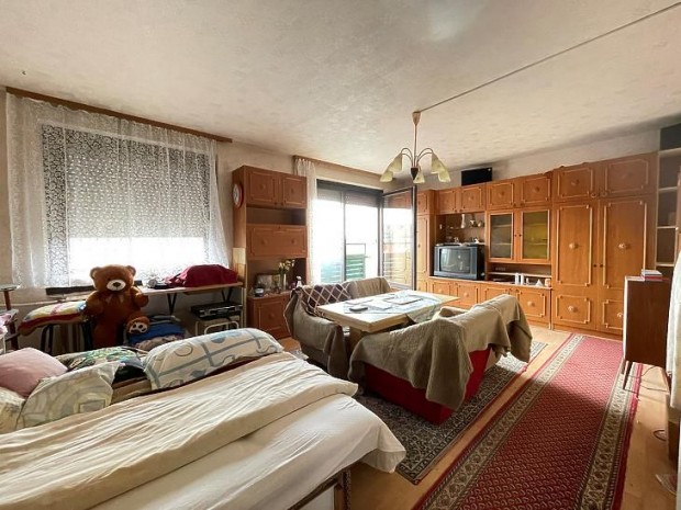 Elad� lak�s - Budapest IV. ker�let, K�poszt�smegyer