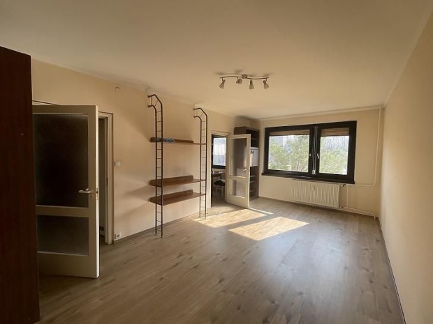 Elad� lak�s - Budapest IV. ker�let, K�poszt�smegyer