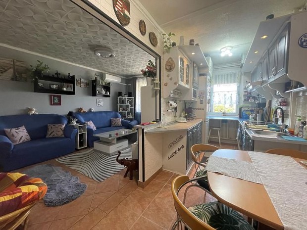 Elad� lak�s - Budapest IV. ker�let, K�poszt�smegyer