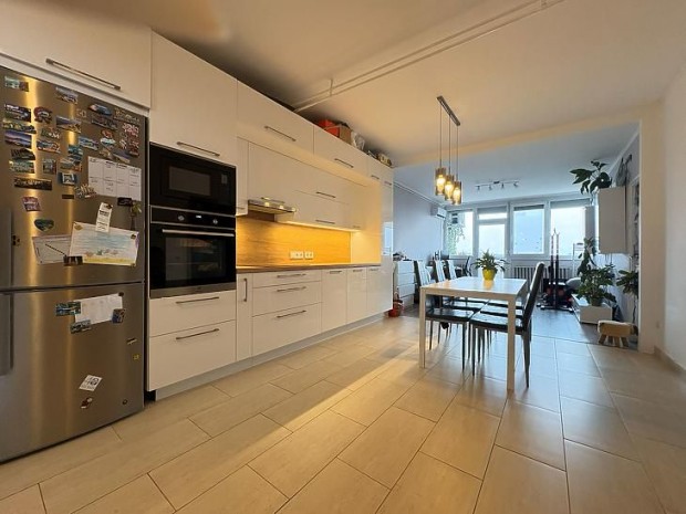 Elad� lak�s - Budapest IV. ker�let, Megyer