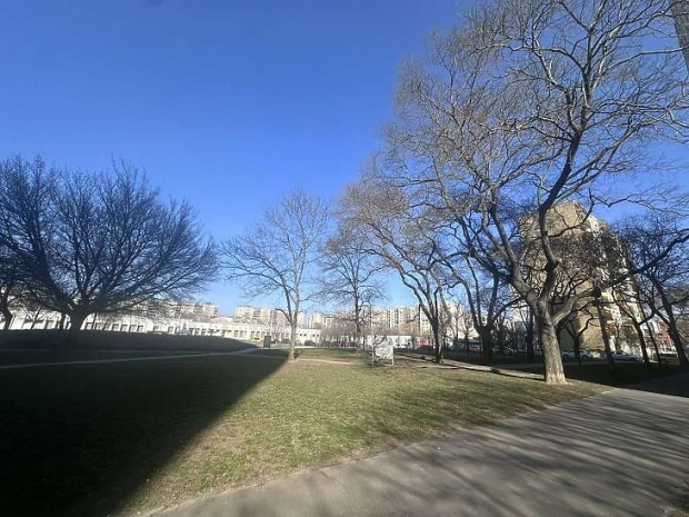 Elad� lak�s - Budapest IV. ker�let, Pet�fi utca