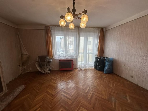 Elad� lak�s - Budapest IV. ker�let, Sz�chenyi t�r