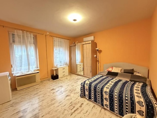 Elad� lak�s - Budapest IV. ker�let, Szekf� Gyula utca