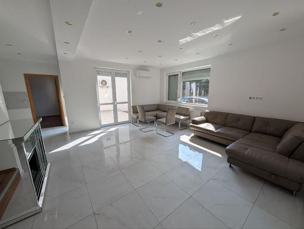 Elad� lak�s - Budapest IV. ker�let, �jpest