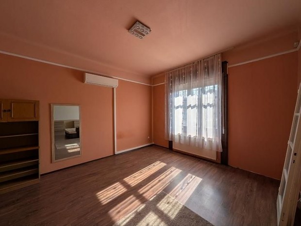 Elad� lak�s - Budapest IV. ker�let, �jpest