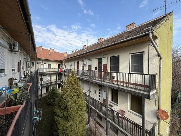 Elad� lak�s - Budapest IV. ker�let, V�ci �t