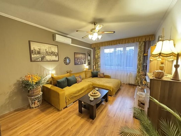 Elad� lak�s - Budapest IV. ker�let, Vir�g utca