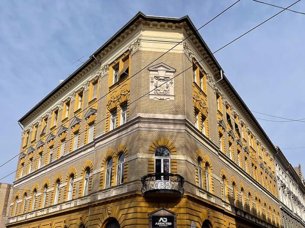 Elad� lak�s - Budapest VIII. ker�let, Csepreghy utca