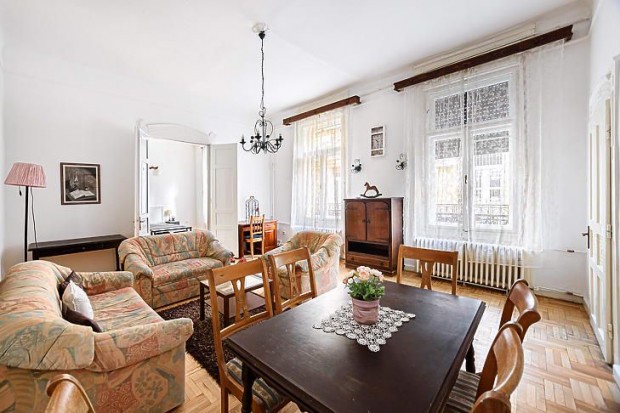 Elad� lak�s - Budapest VIII. ker�let, Palotanegyed