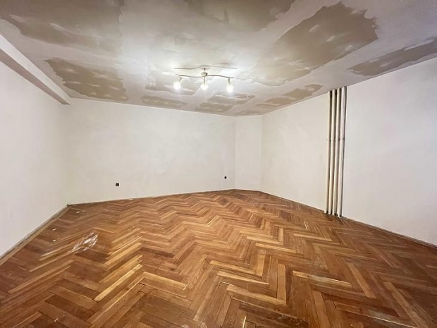 Elad� lak�s - Budapest VII. ker�let, H�rsfa utca