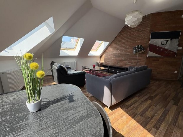 Elad� lak�s - Budapest VII. ker�let, Kir�ly utca