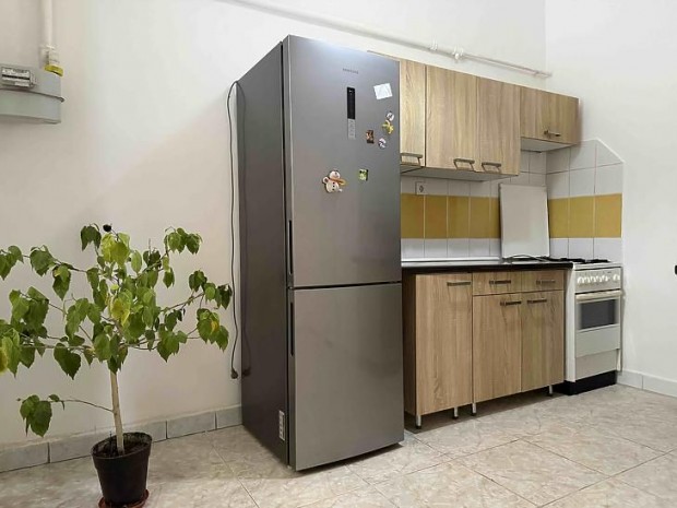 Elad� lak�s - Budapest VII. ker�let, Nefelejcs utca