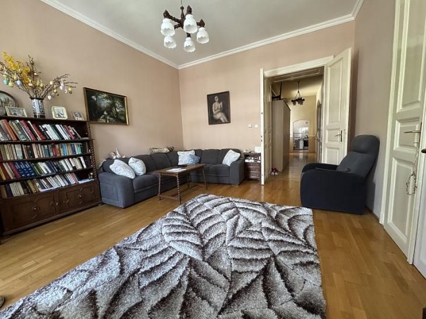 Elad� lak�s - Budapest VII. ker�let, P�terfy S�ndor utca