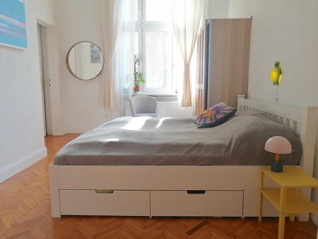 Elad� lak�s - Budapest VI. ker�let, Kir�ly utca