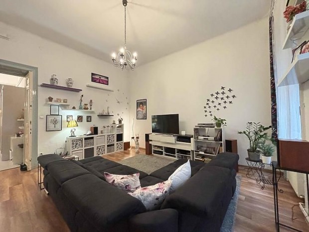 Elad� lak�s - Budapest VI. ker�let, V�r�smarty utca