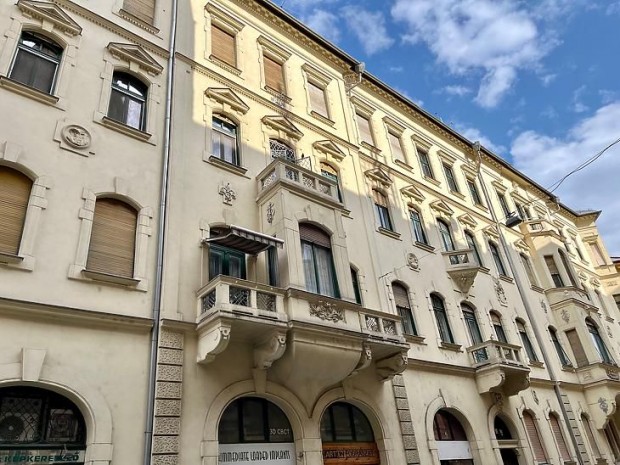 Elad� lak�s - Budapest V. ker�let, Moln�r utca