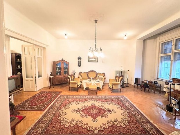 Elad� lak�s - Budapest XIII. ker�let, Heged�s Gyula utca