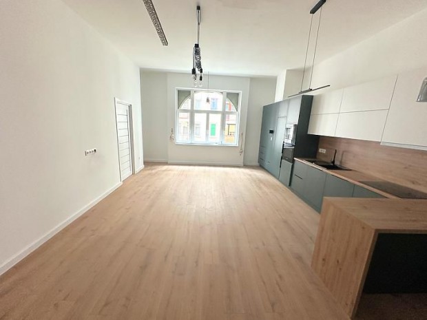 Elad� lak�s - Budapest XIII. ker�let, Visegr�di utca