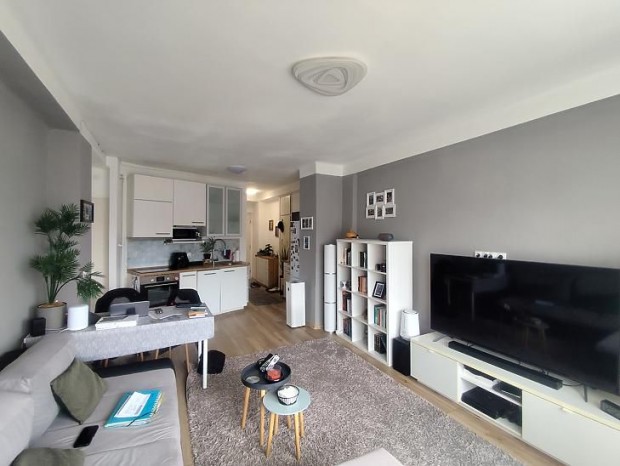 Elad� lak�s - Budapest XI. ker�let, Vill�nyi �t