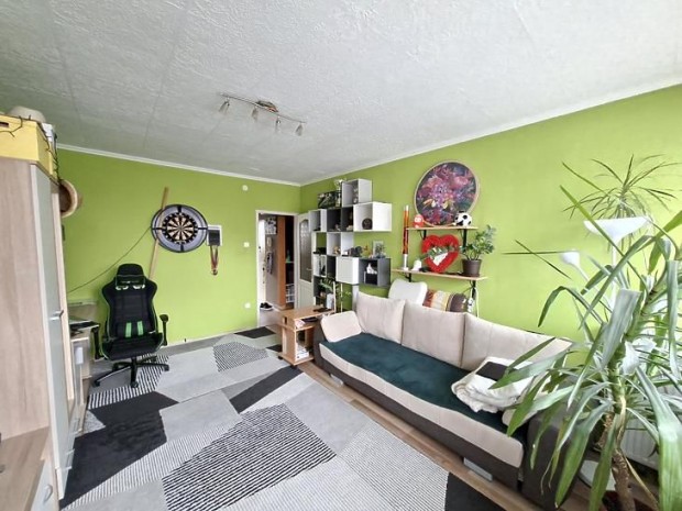 Elad� lak�s - Budapest XVI. ker�let, J�kai M�r utca