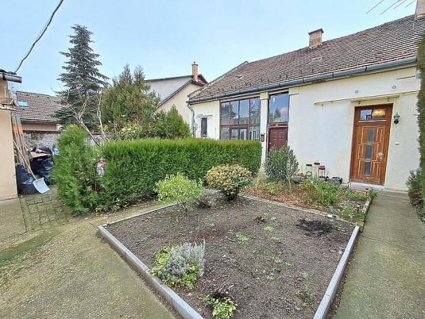 Elad� lak�s - Budapest XV. ker�let, R�kospalota