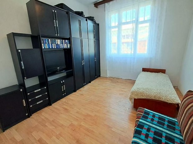 Elad� lak�s - Budapest XV. ker�let, R�kospalota