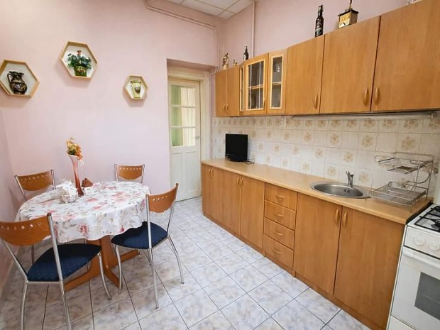 Elad� lak�s - Budapest XV. ker�let, R�kospalota