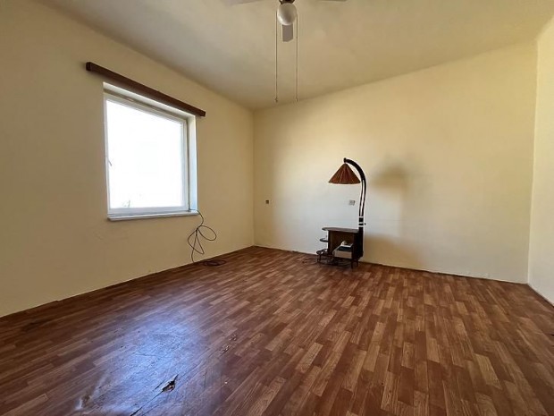 Elad� lak�s - Budapest X. ker�let, Gy�rd�l�