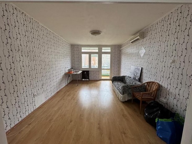 Elad� lak�s - Budapest X. ker�let, Ligettelek