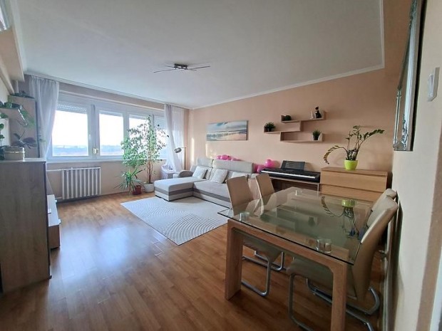 Elad� lak�s - Budapest X. ker�let, Ligettelek