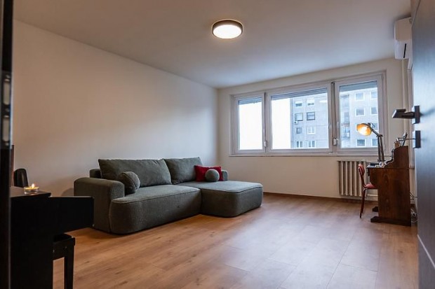 Elad� lak�s - Budapest X. ker�let, �jhegy