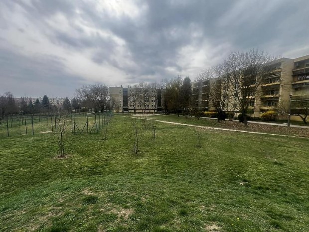 Elad� lak�s - G�d�ll�