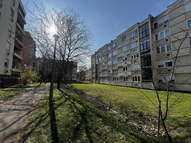 Elad� lak�s - G�d�ll�