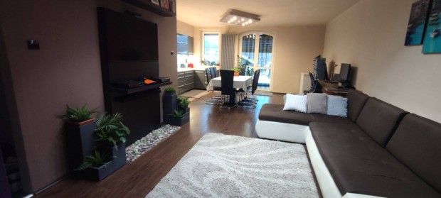 Elad� lak�s a 18.ker�letben