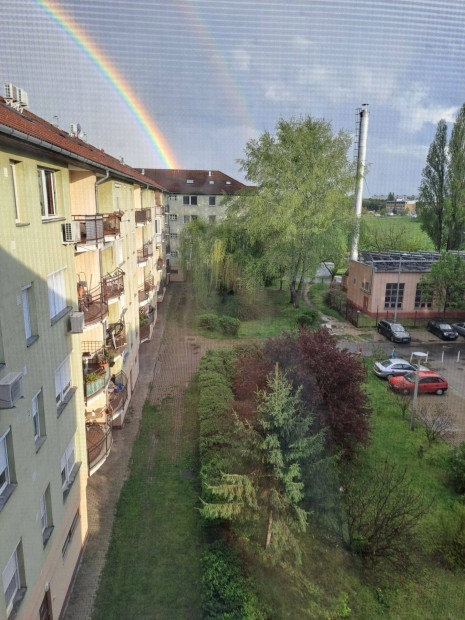 Elad� lak�s a Szilas parkban - Szilas park, XV