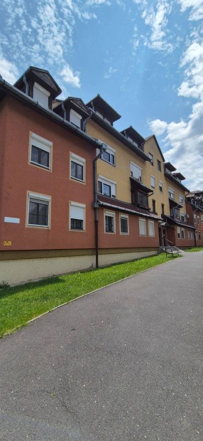 Eladó lakás az Esze tömbben