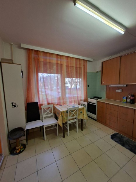Elad� lak�s az �jkertben, f�ldszinti, 2 szob�s, tehermentes