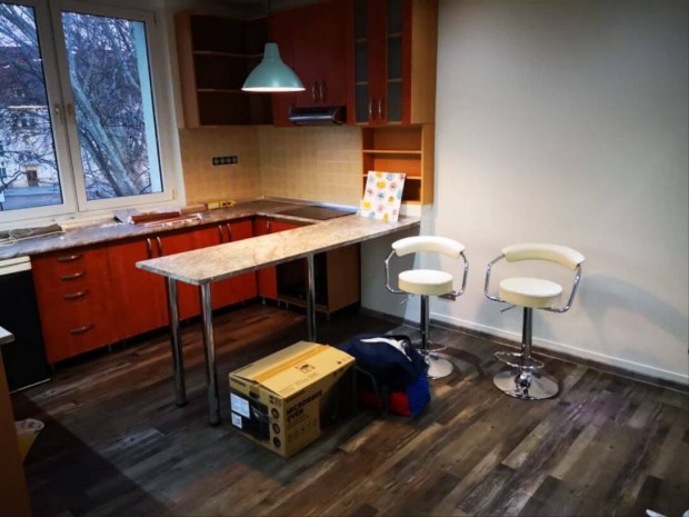 Elad� lak�s t�gla szigetelt