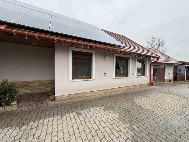 Elad� lak�h�z Leps�nyben!