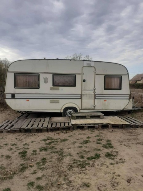 Elad lakkocsi telepitsre j llapot 