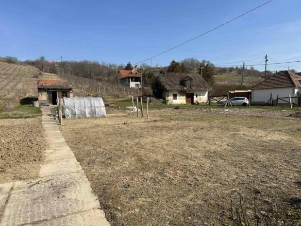 Eladó lakóövezeti telek Szekszárd, Sárköz utca