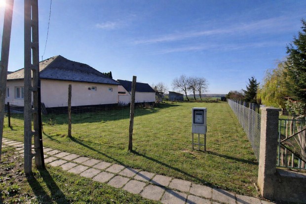 Elad� lak��vezeti telek, Nemeskolta, J�zsef Attila utca