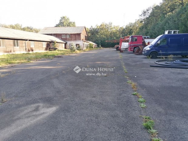 Elad� lak�park �p�t�s�re alkalmas telek, Mogyor�d