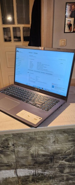 Elad laptop asus.