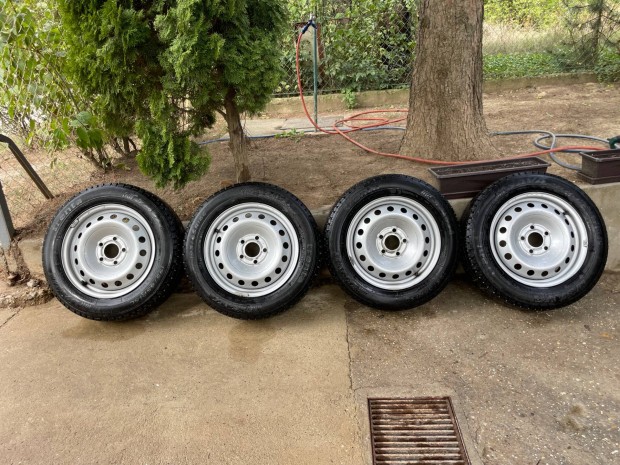 Eladó lemezfelni szett