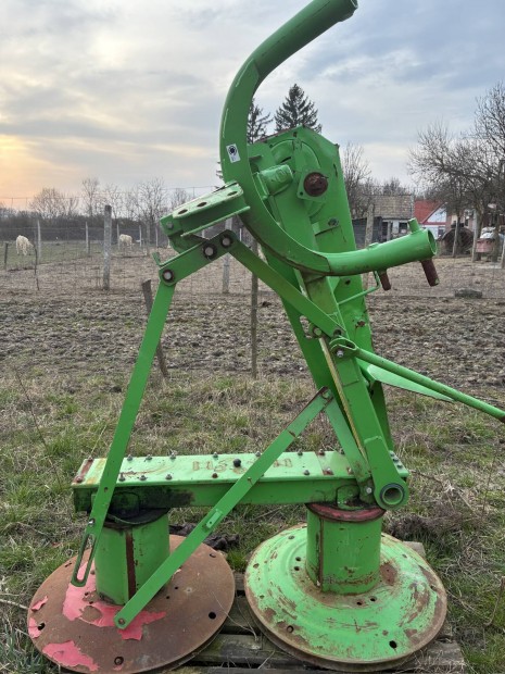 Elad� lengyel kasza alkatr�sznek