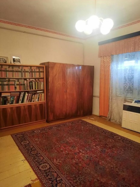 Elad� ludasi csal�dih�z