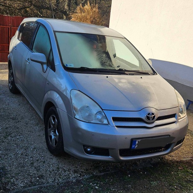 Elad magnszemlytl Toyota Corolla Verso, 2.2 Diesel Extrkkal ,