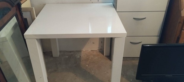 Eladó magasfényű asztal